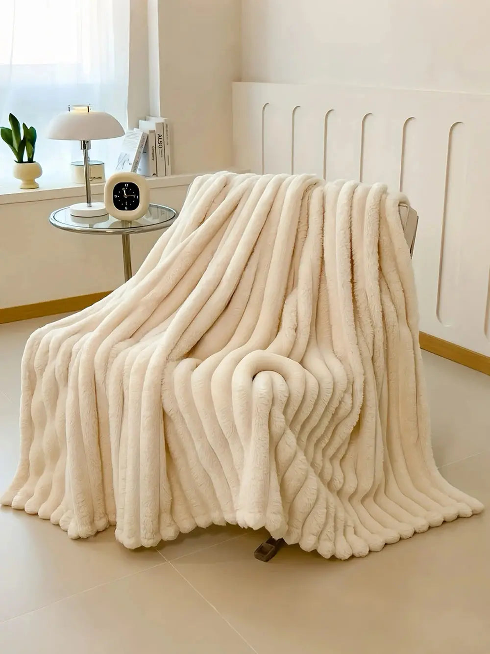 MarshmallowHug Faux Fur Blanket | Ultra-Soft & Cozy for Winter Shop Maige Store